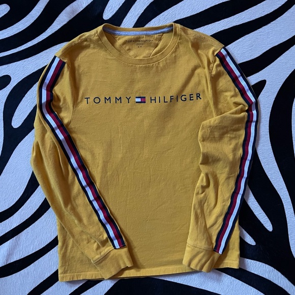 Tommy Hilfiger - Picture 1 of 2